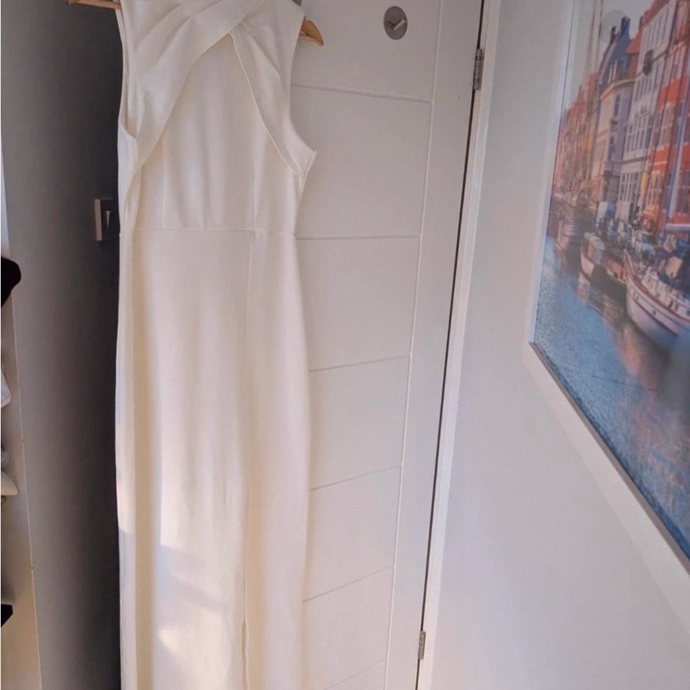 Missguided+ Elegant White Maxi Dress